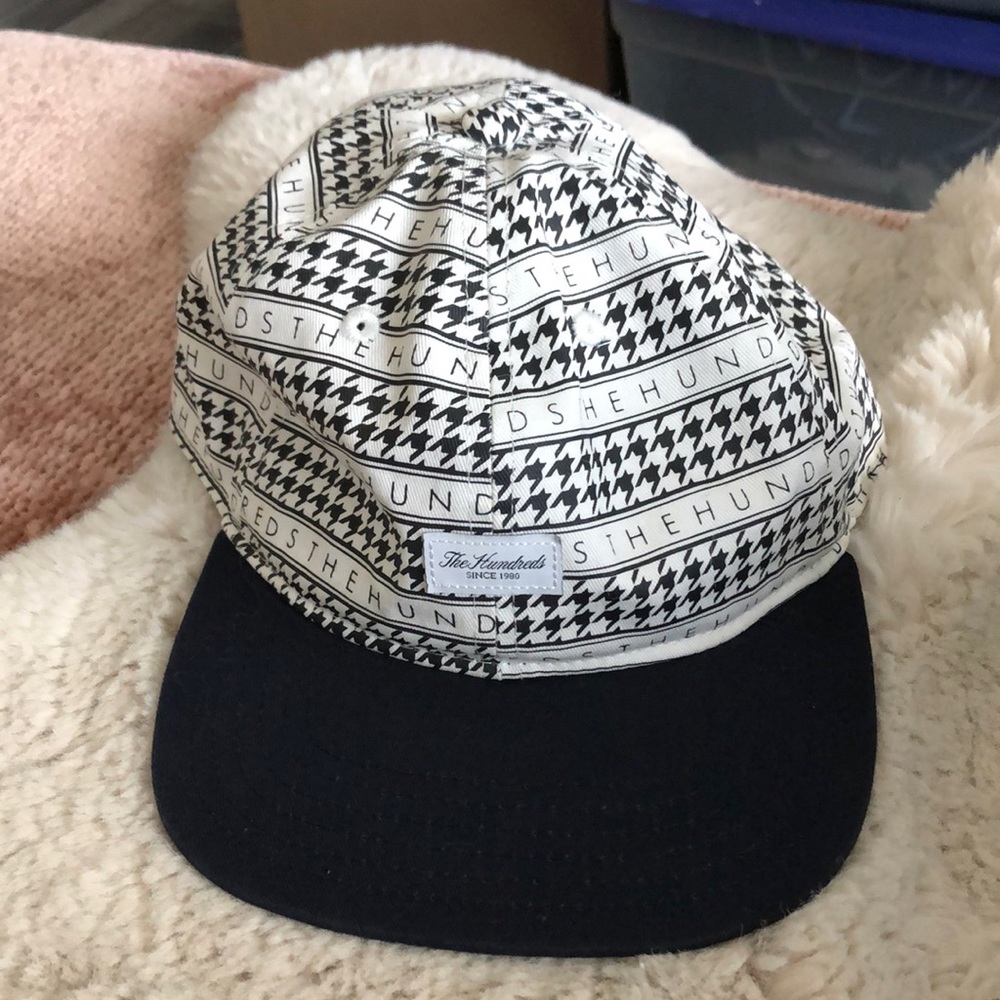 NWOT The Hundreds snap back